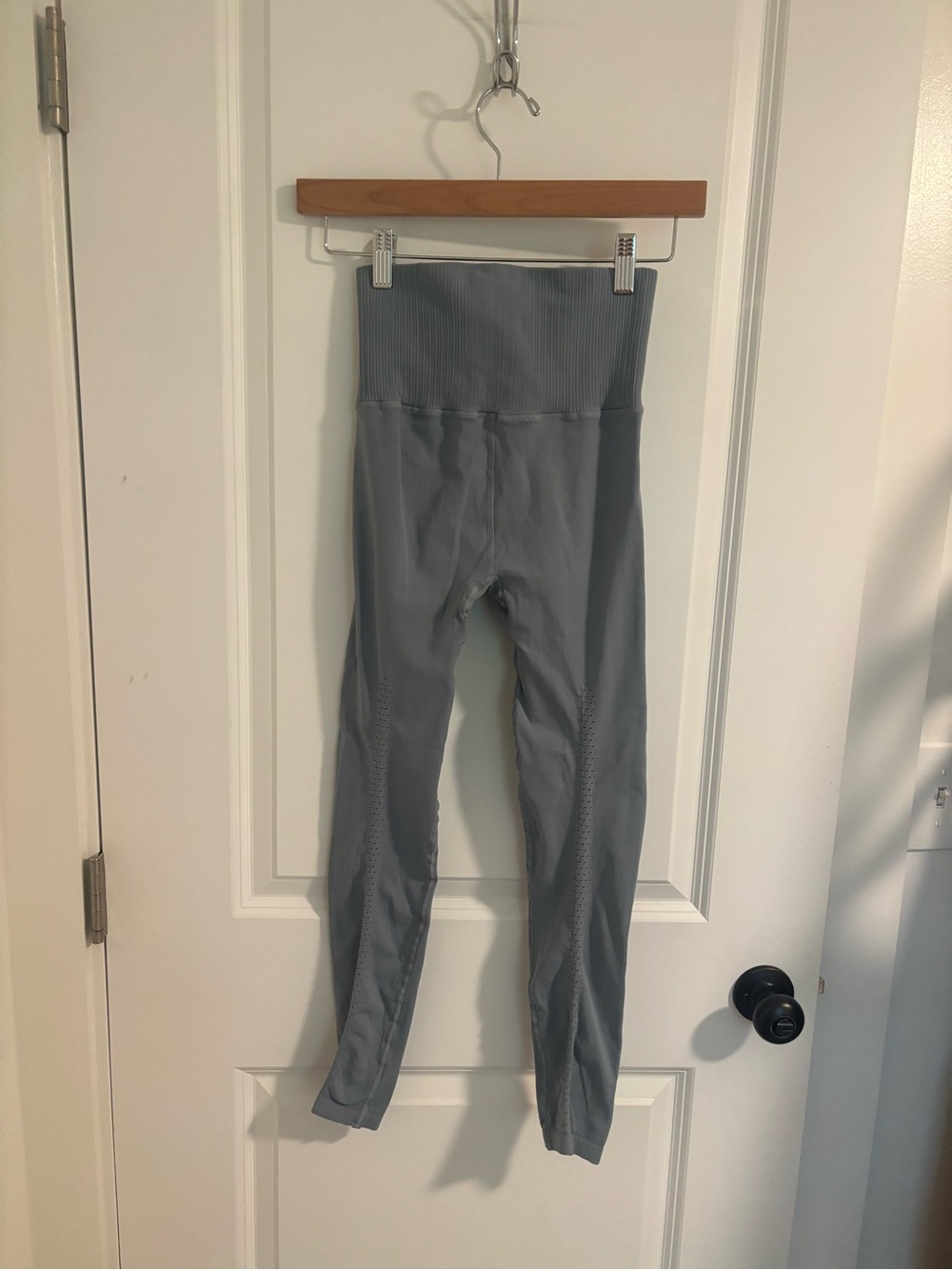 FREE PEOPLE Movement Blue Gray Good Karma Leggings Size XS/S - Picture 5 of 5